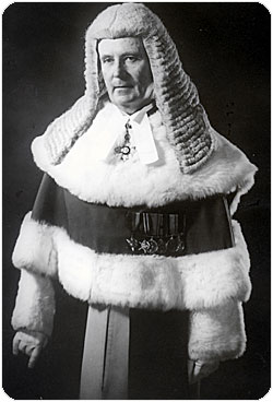 connolly-wig-robes.jpg